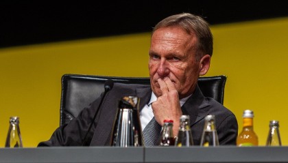 瓦茨克：欧足联应引入财务违规扣分规则和工资帽，仅罚钱根本没用