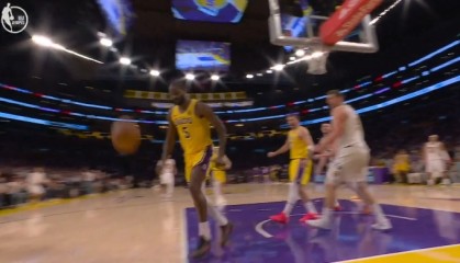 开云体育在线-太激动了😂？艾顿大帽约基奇 本来可以救的球不要了