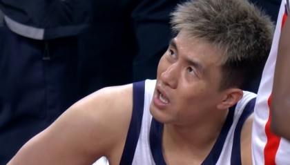 拼尽全力！郭艾伦最后时刻不放弃 紧贴抢断徐杰发球！